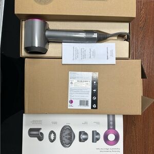 Dyson Supersonic Hair Dryer in Metallic Gray